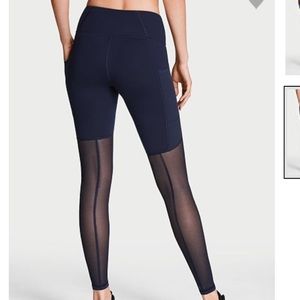 Victoria’s Secret Knockout Leggings Medium